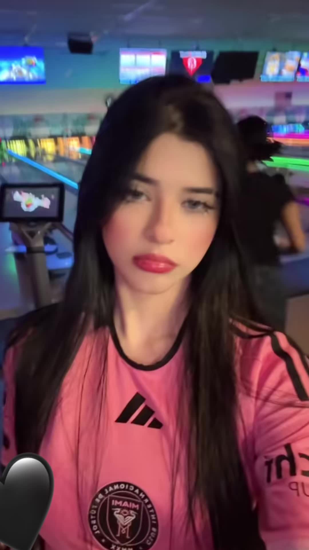 @￴ ᴠᴀʟᴇɴ ᴊ&sup2;&sup1;