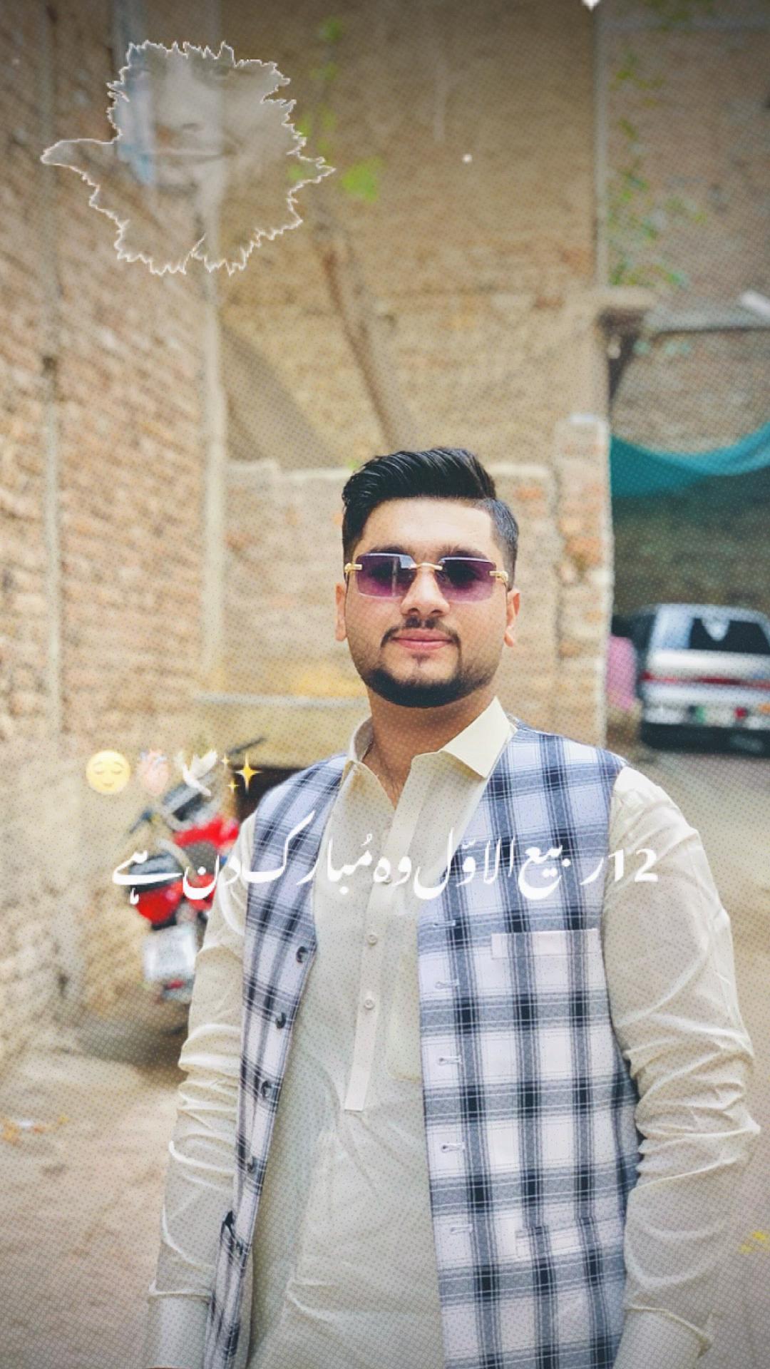 @Ďęçęñt—-böy☺️🙃