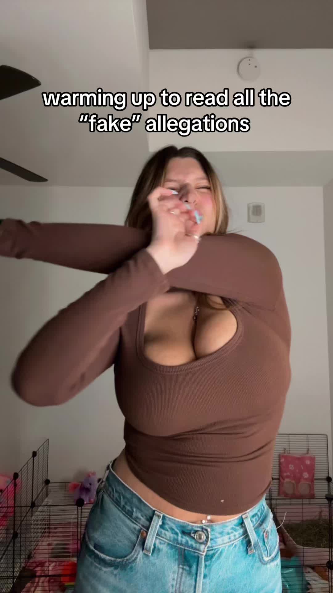 @missapplesaucy