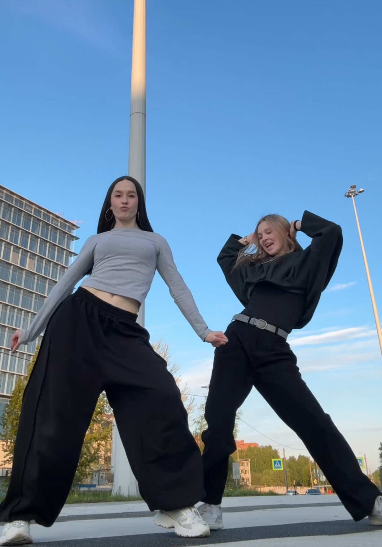 @юля