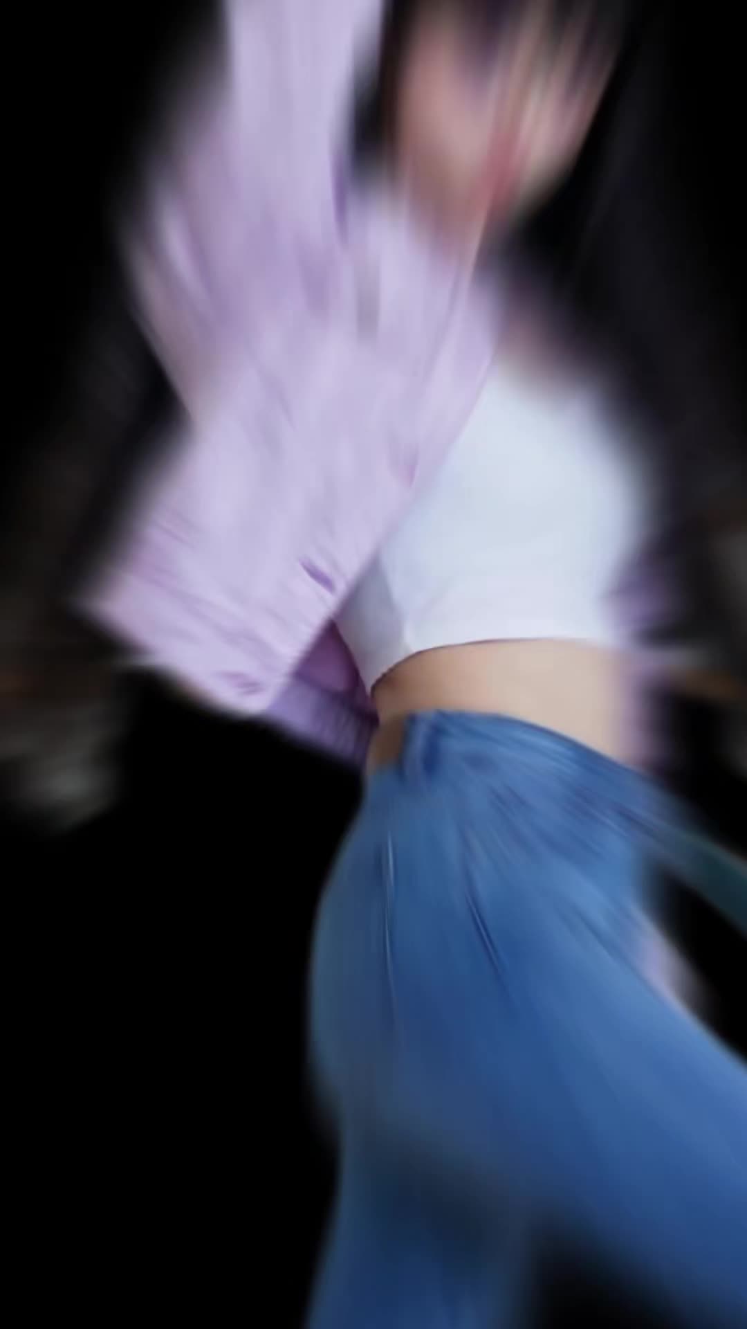 @Emikomodeltv