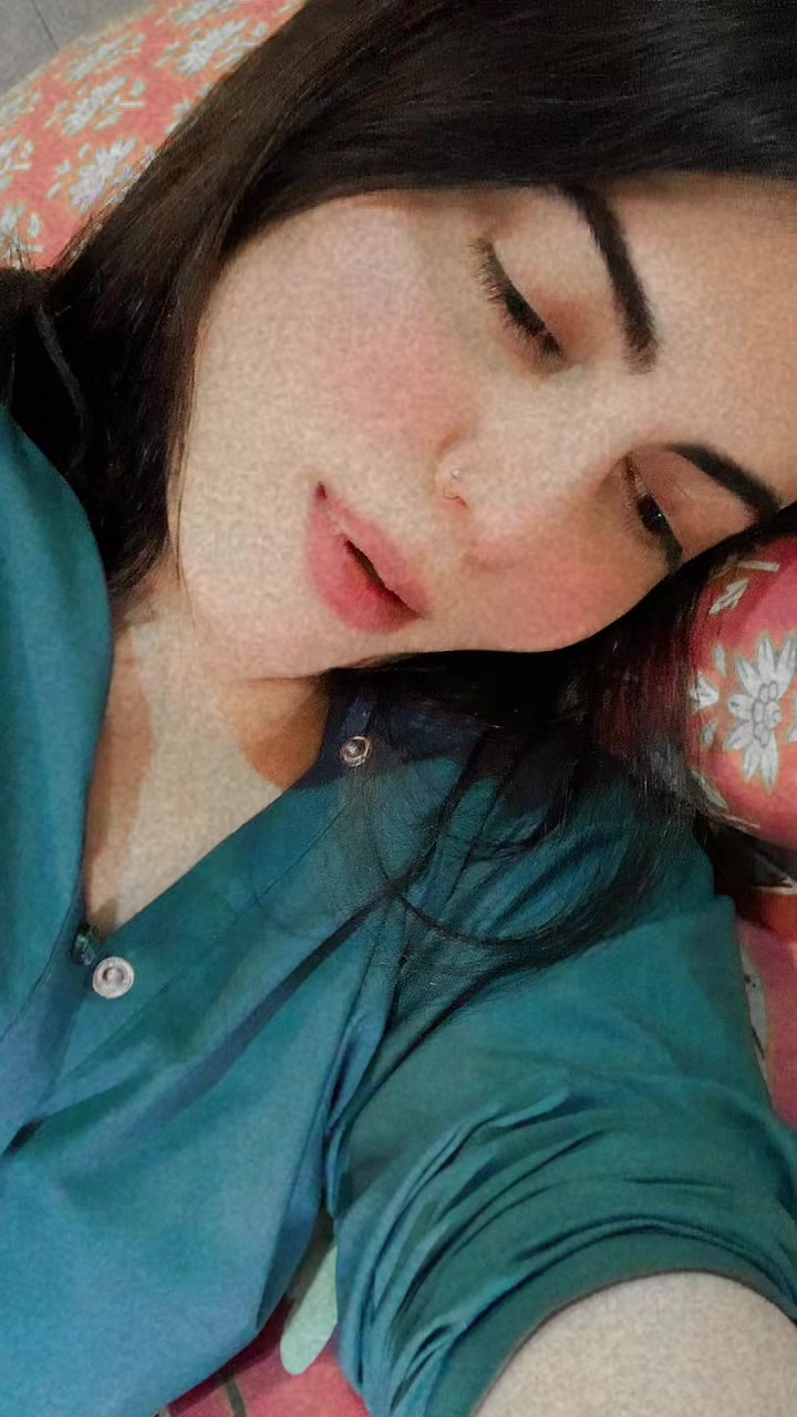 @Only🥵Madihaa