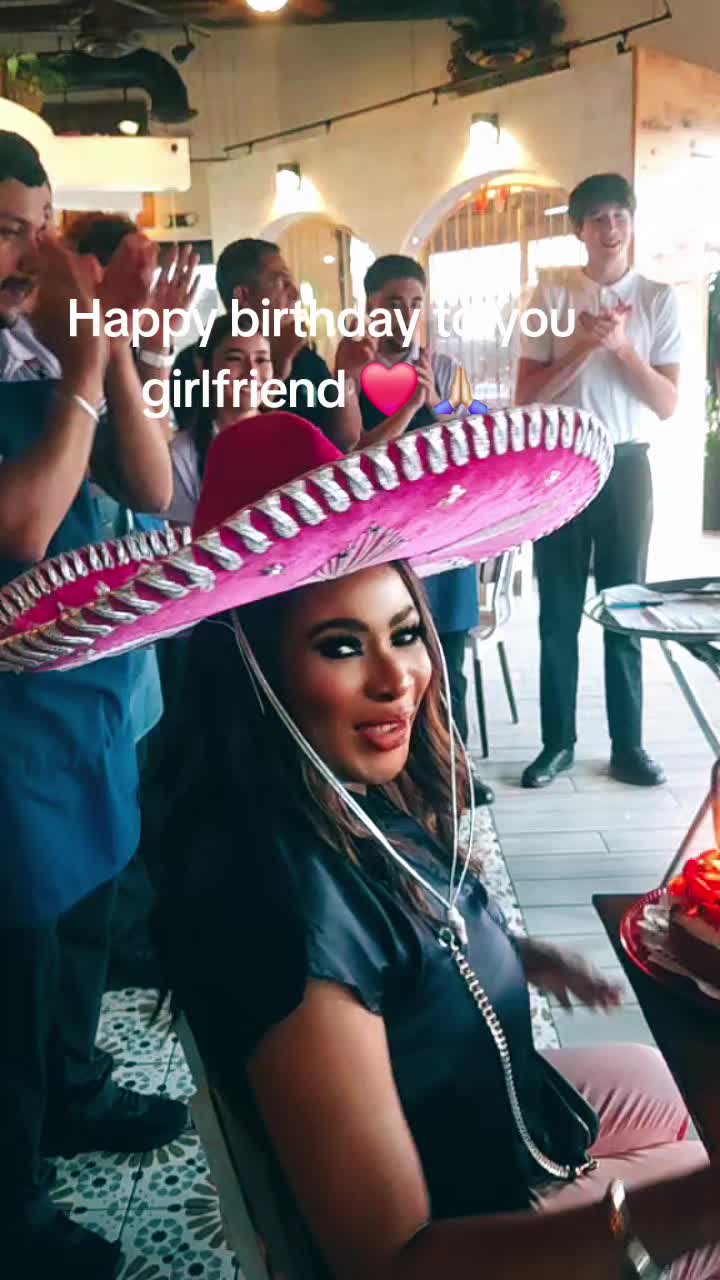 @Demi
