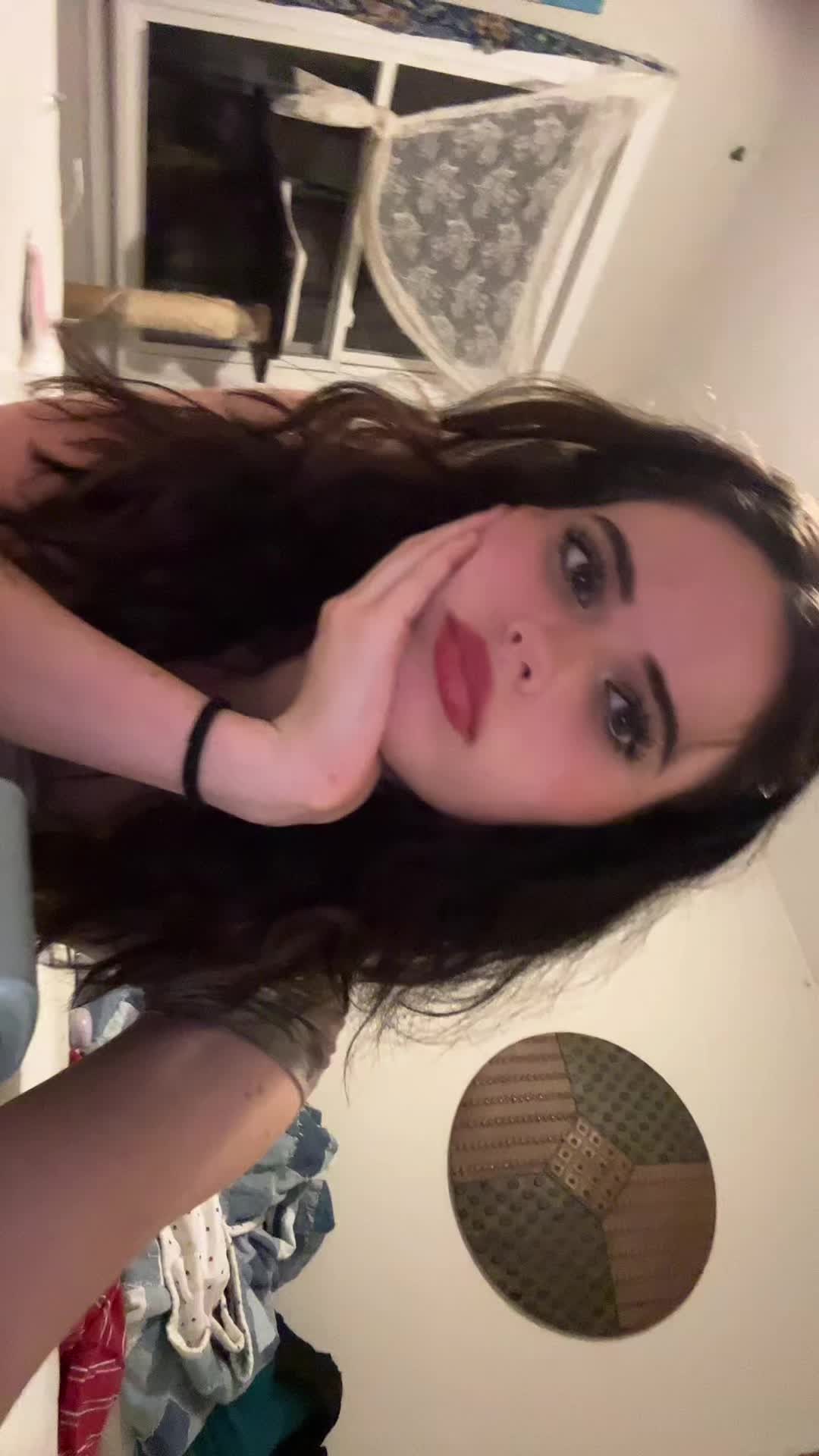 @Emily☮️