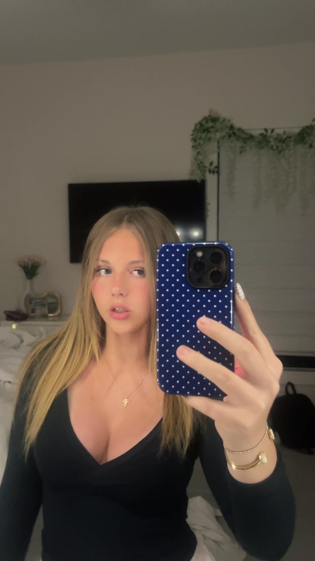 @uhrm079