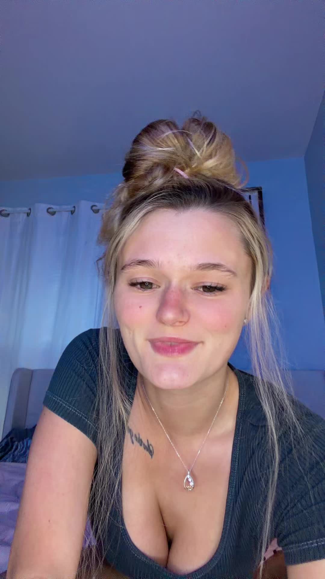 @thehaleybae0