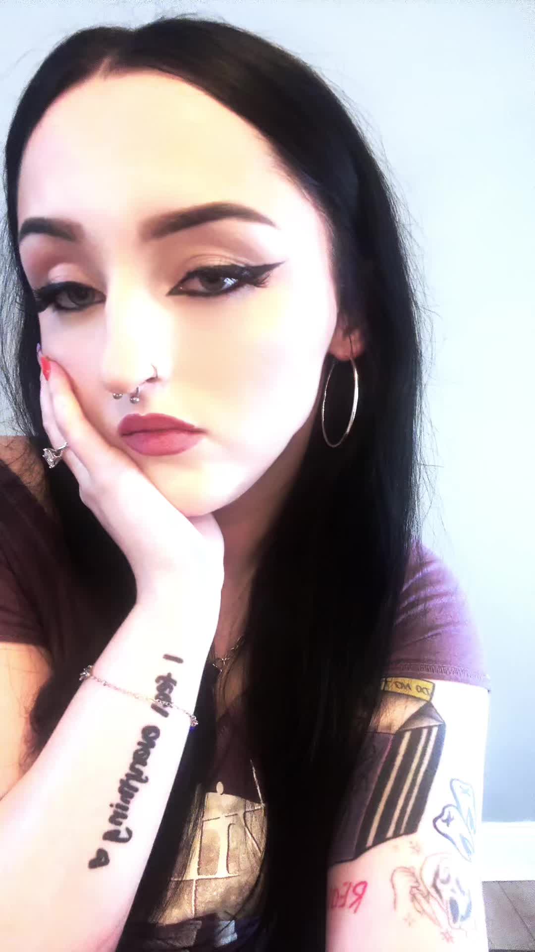 @maddy ₊˚. ☾