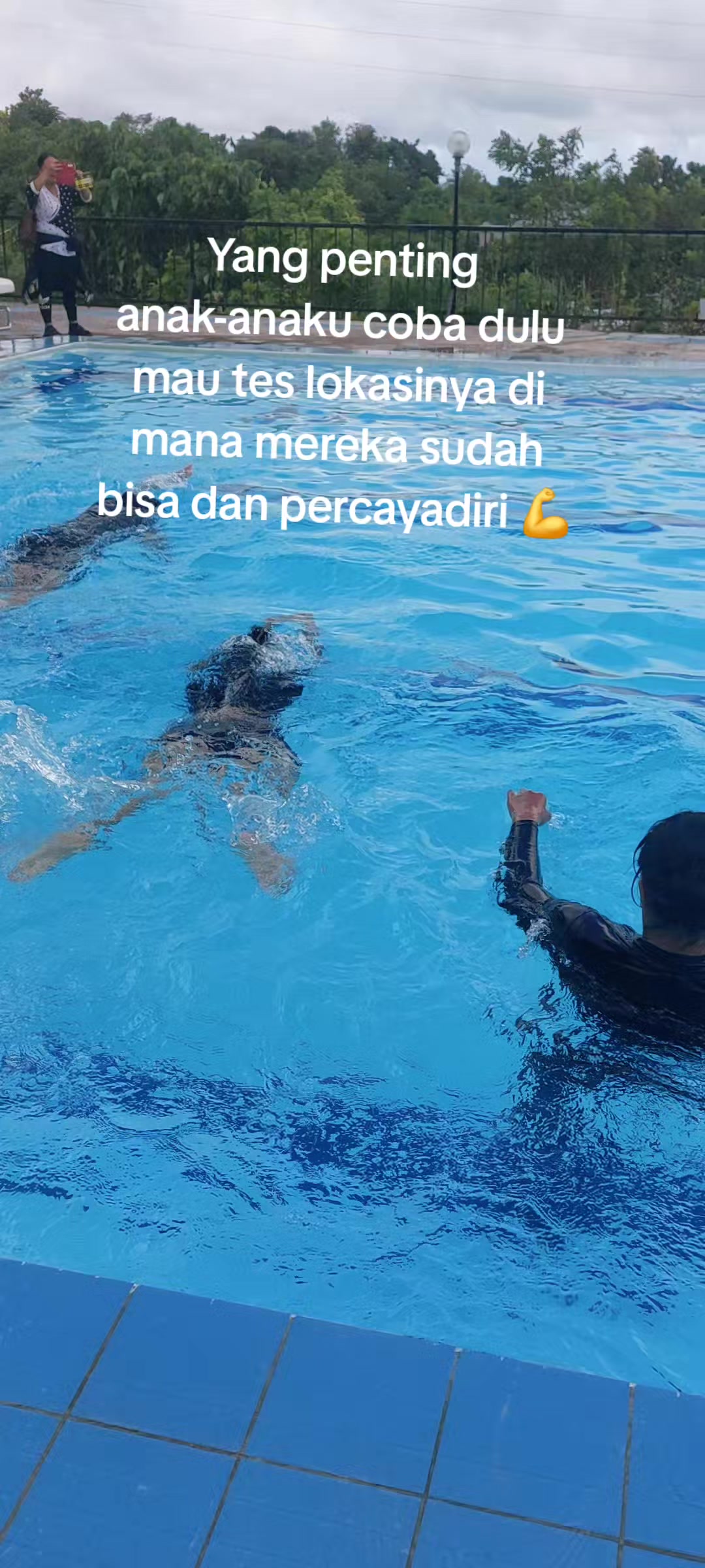 @Ria swimming NTT