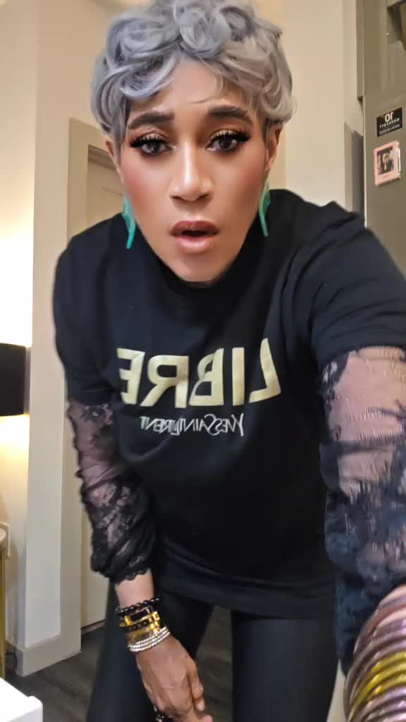 @Demi