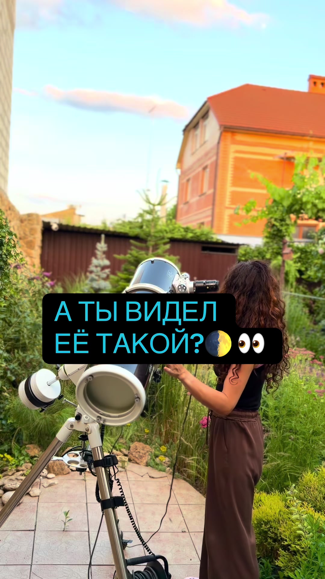 @moontaless