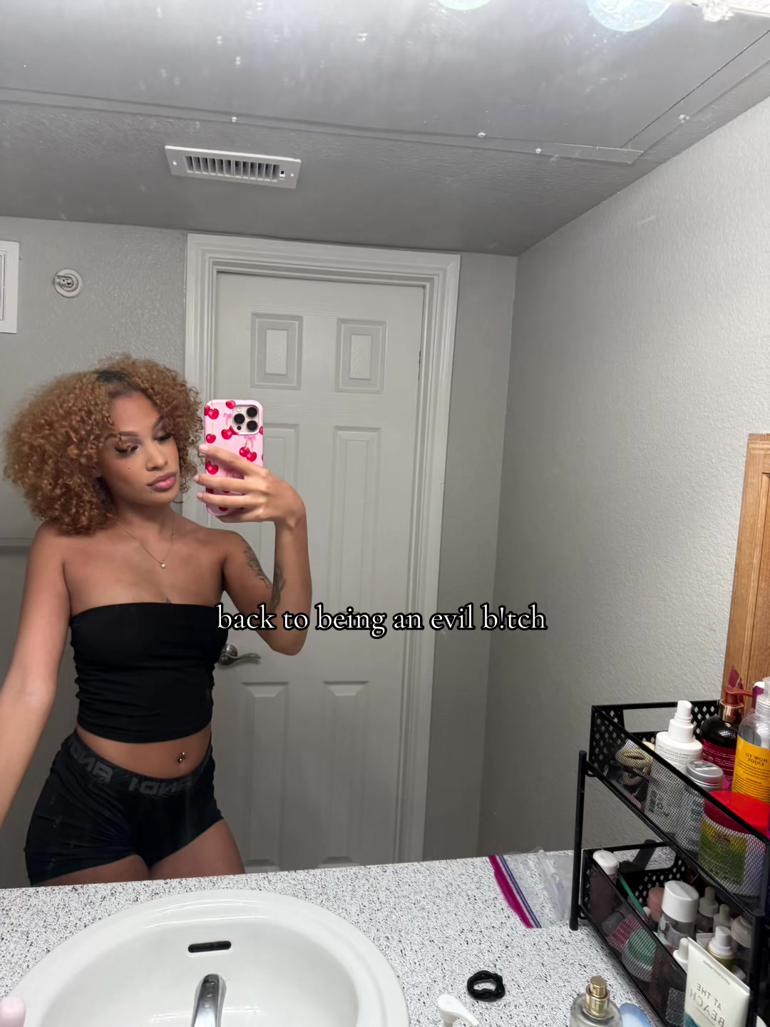 @niaakarrington