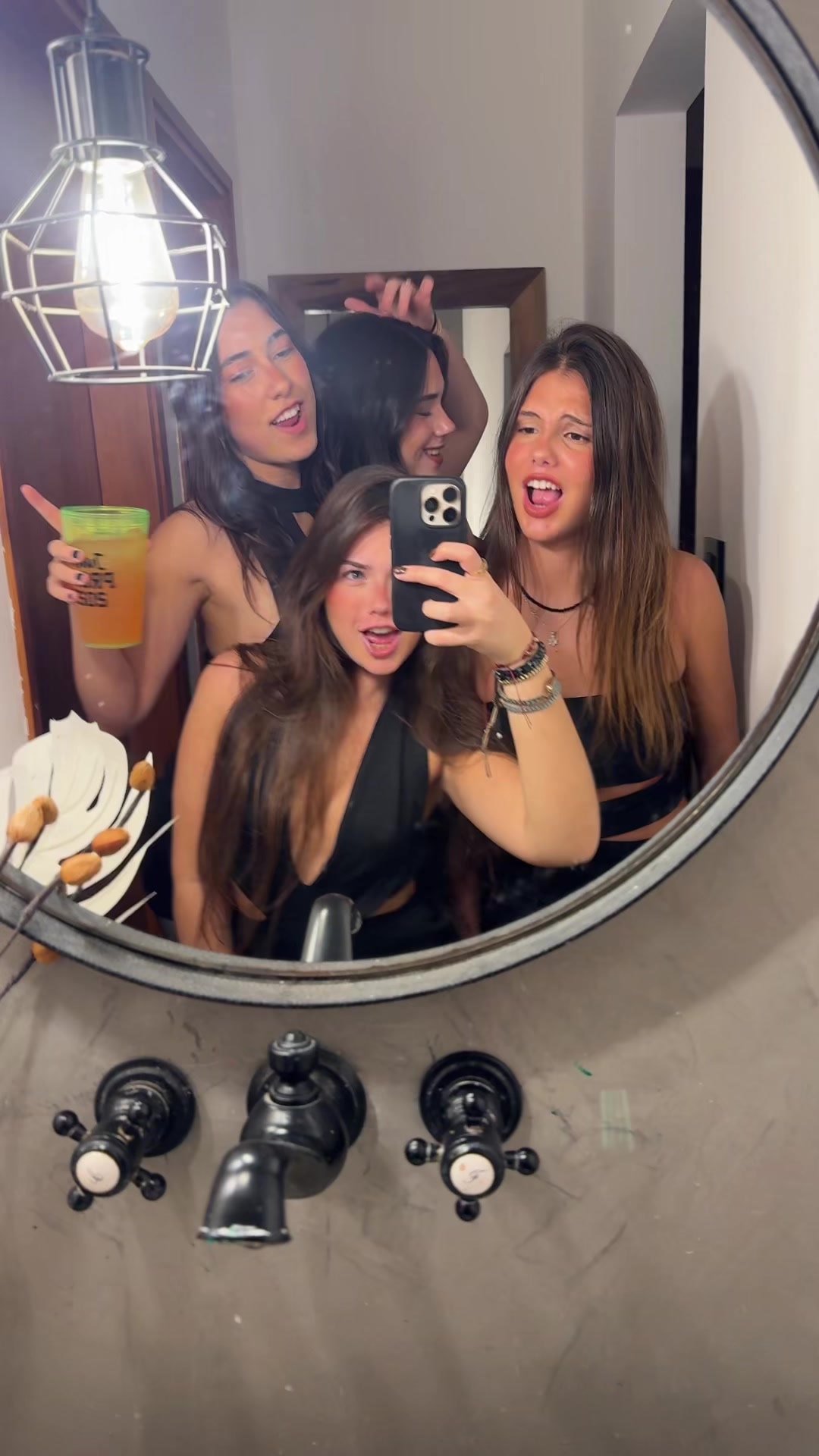 @cata ochetti