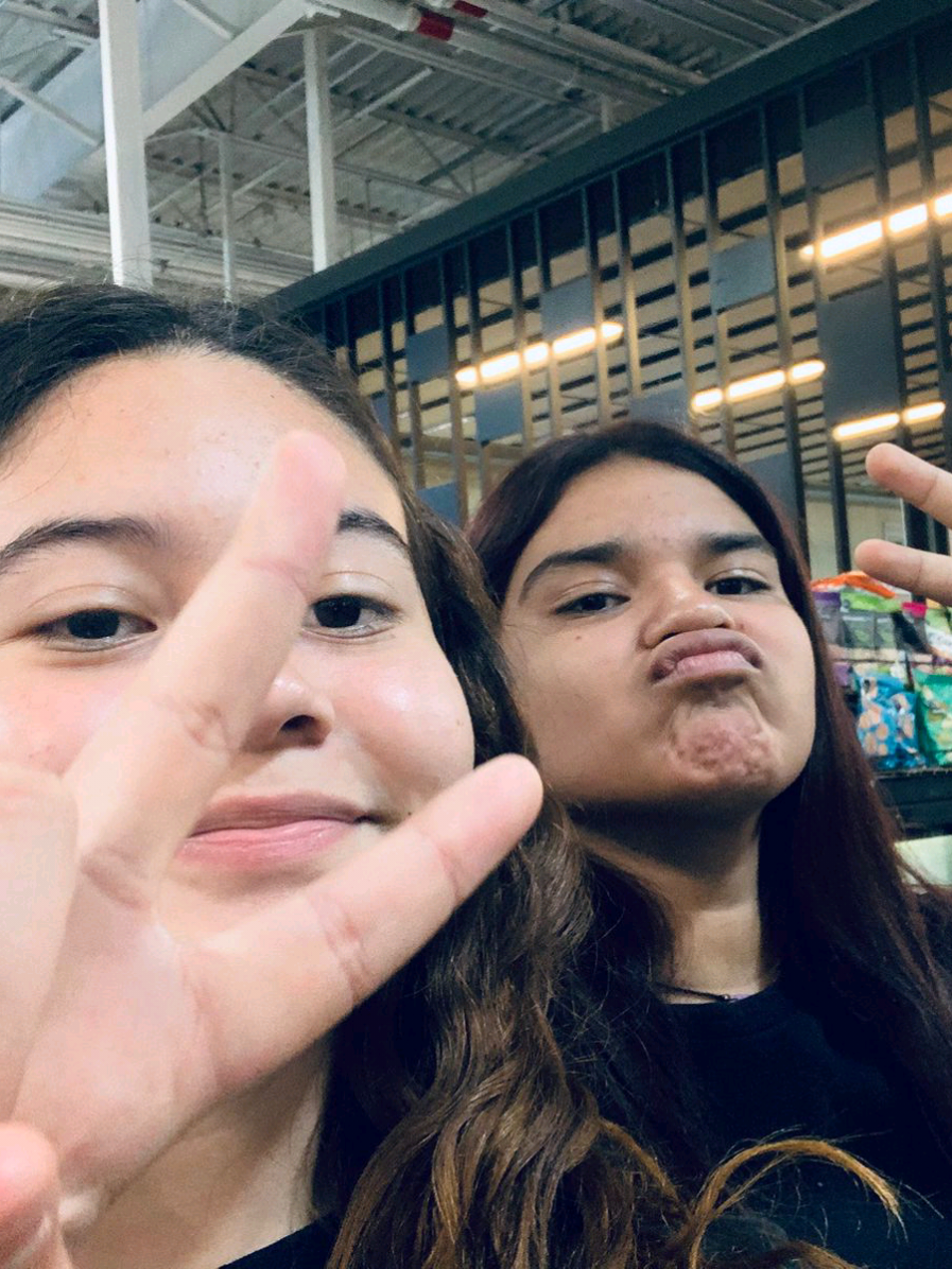 @Nicole🦈🫧