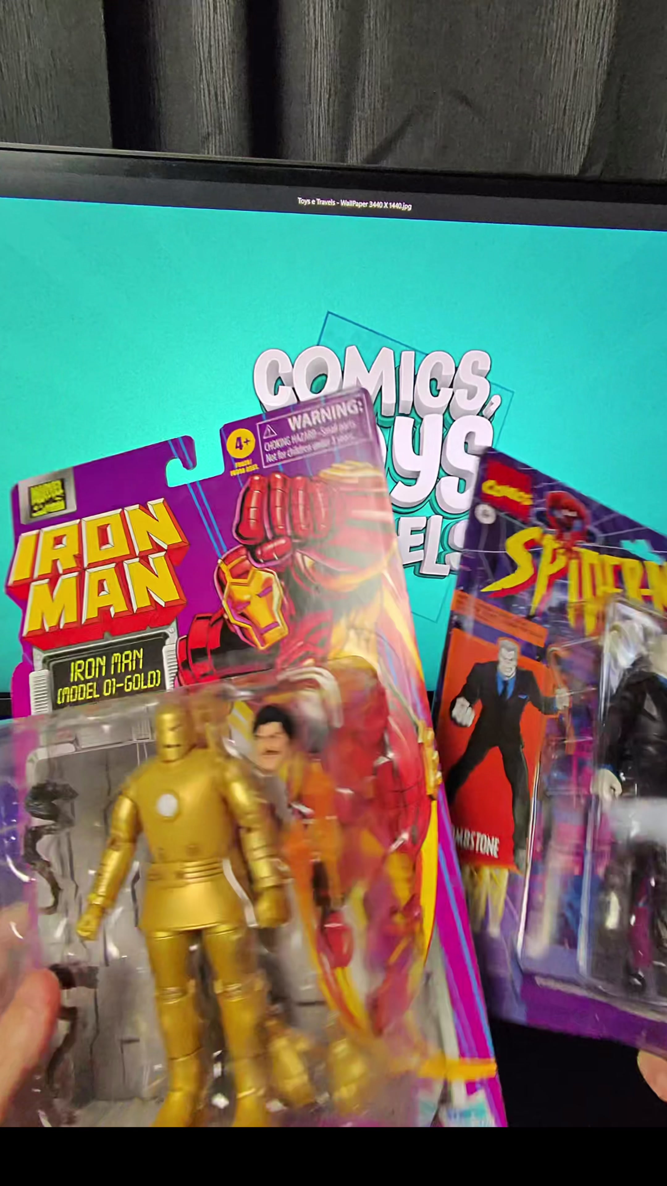 @Comics, Toys & Travels