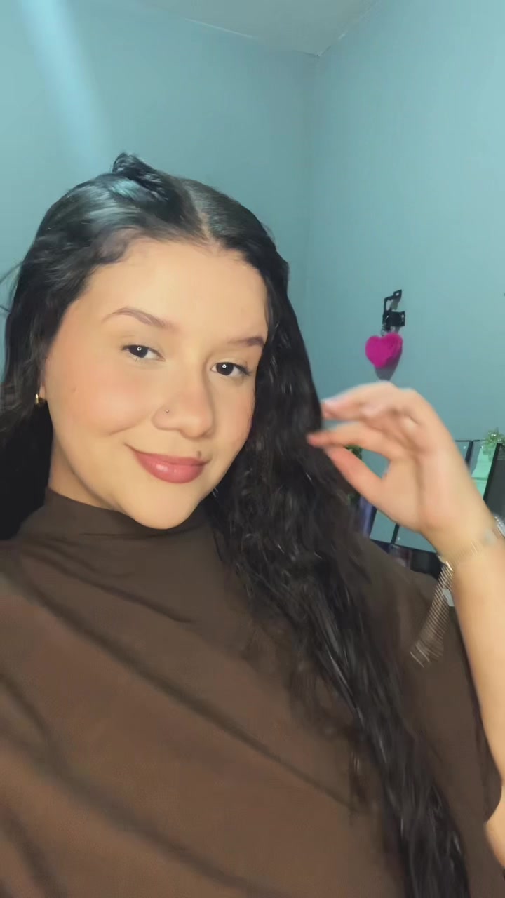 @_Ana