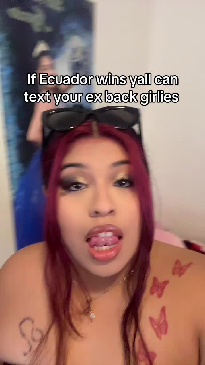 @Jazmin / Latina creator