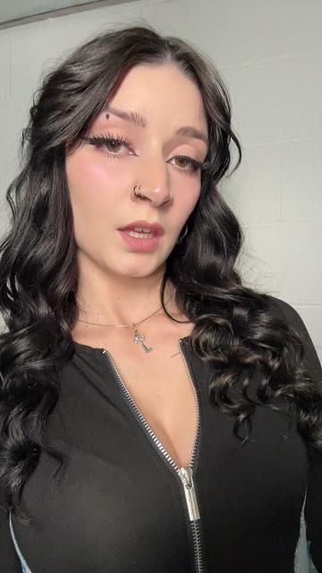 @queenbasskitten