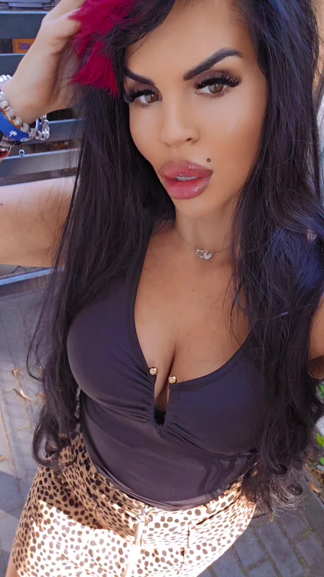 @_sindi_skandal_