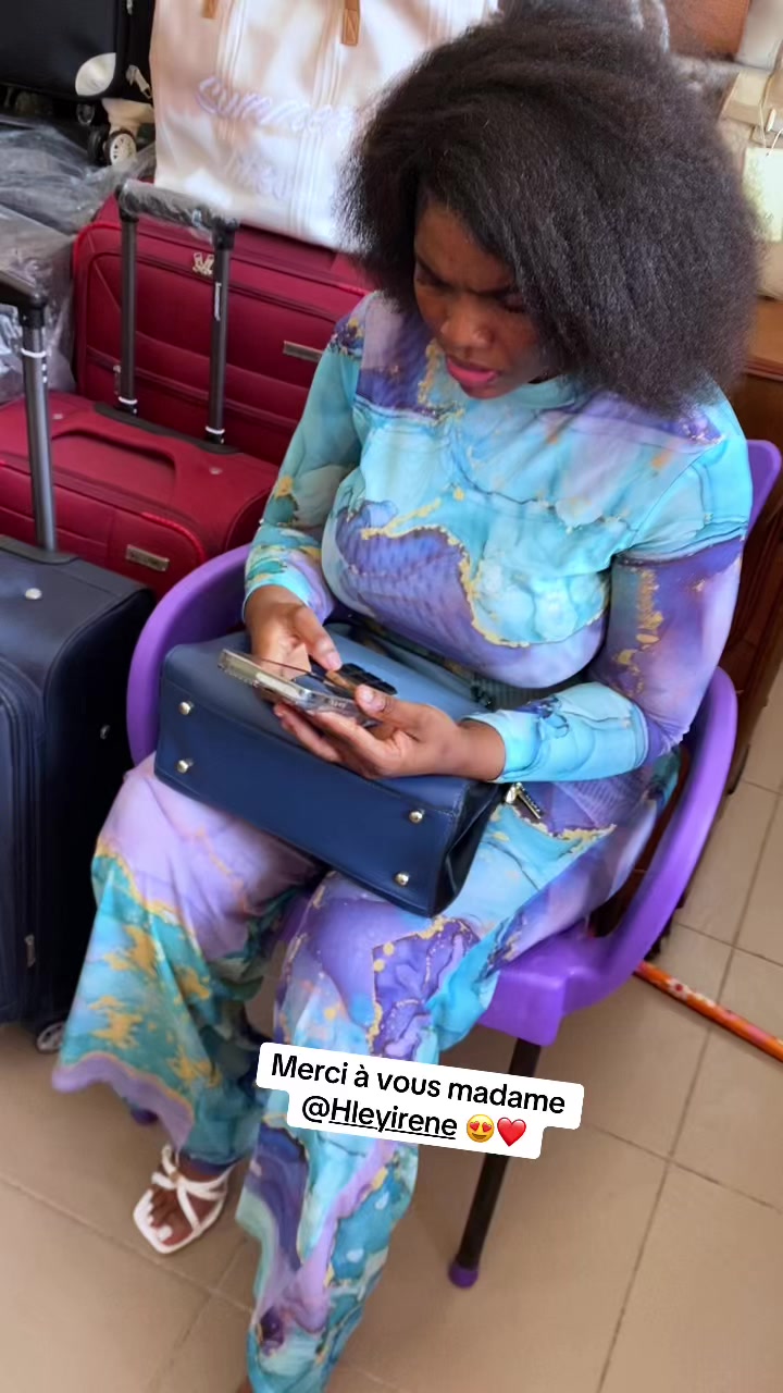 @Vendeur de valises &agrave; lom&eacute;