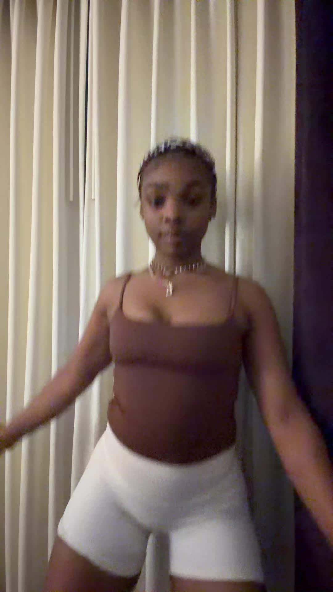 @Caziyah 😚🖤✈️