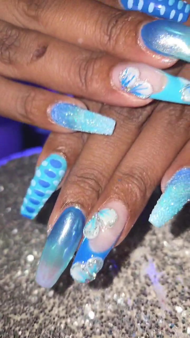 @Mel B
