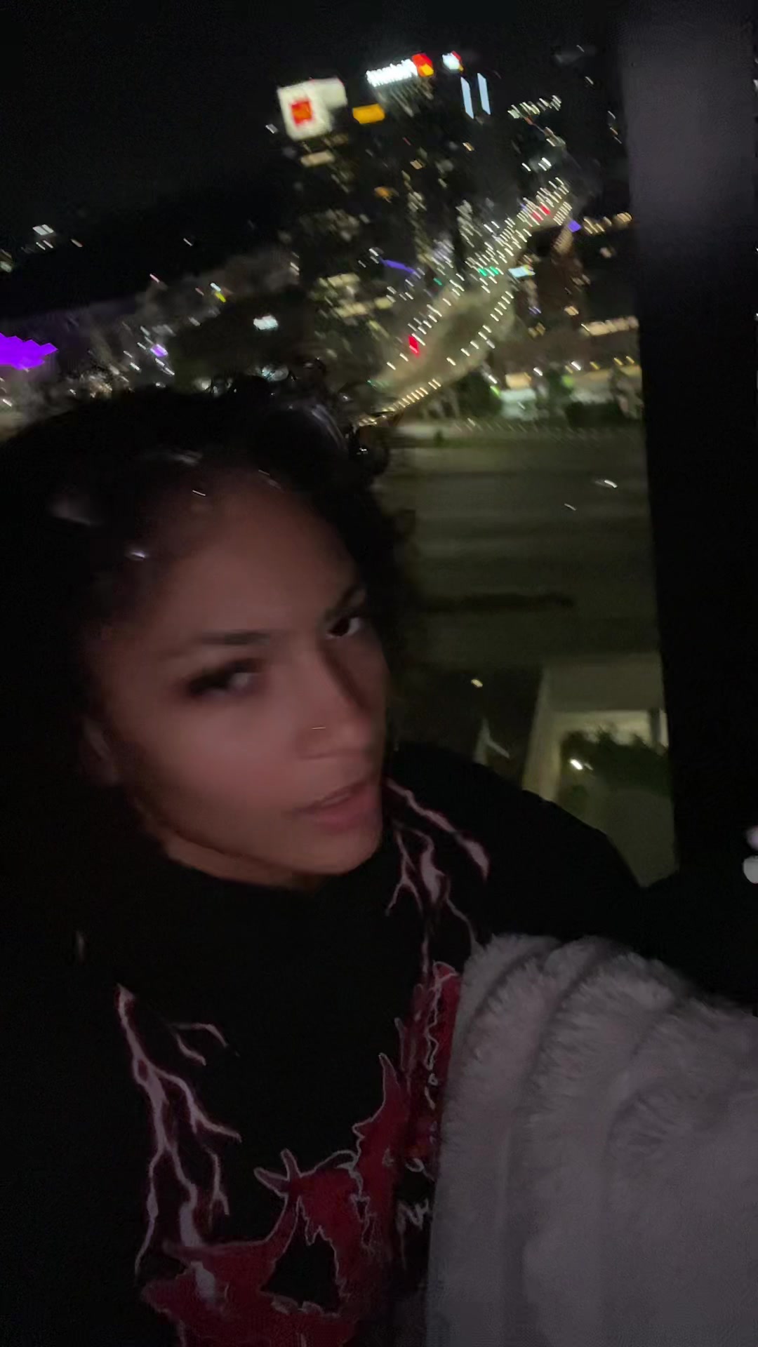 @sumlighskinwitglasses