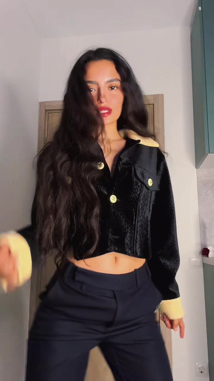 @Angelica_25