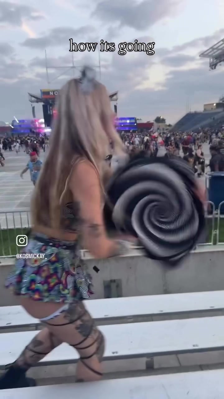 @kosmickay_