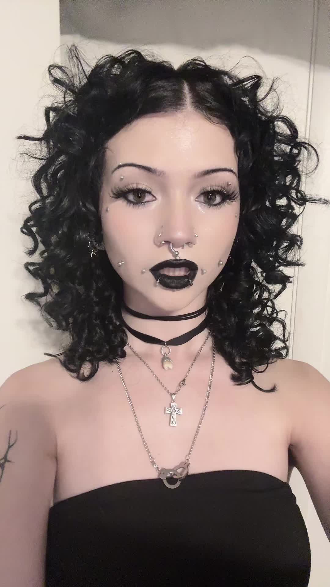 @miss.porcelain_