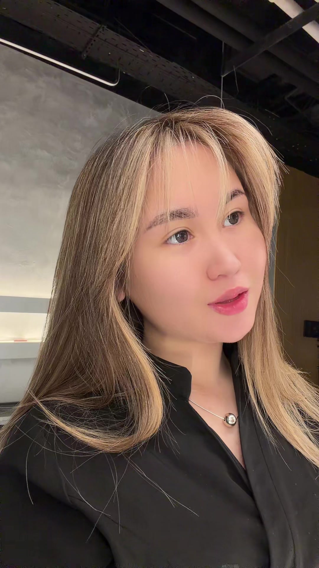 @Z H A N I R A🐣