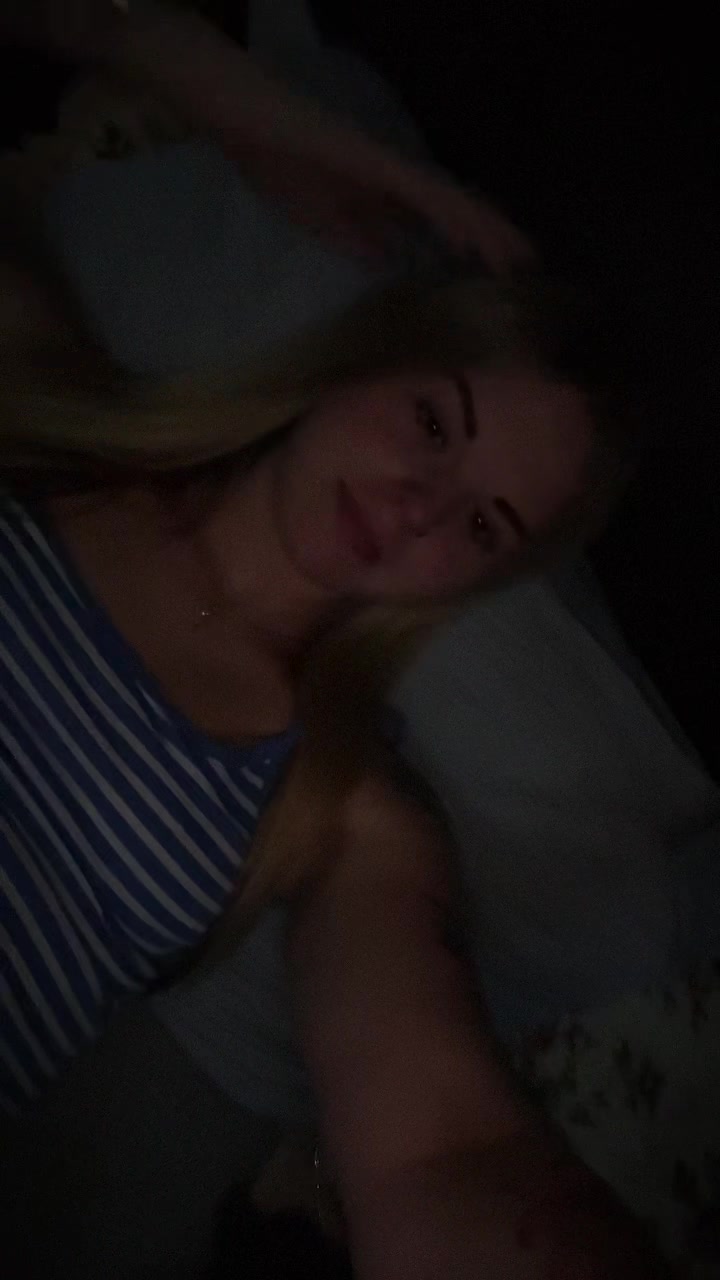 @ur.favorite.blonde24