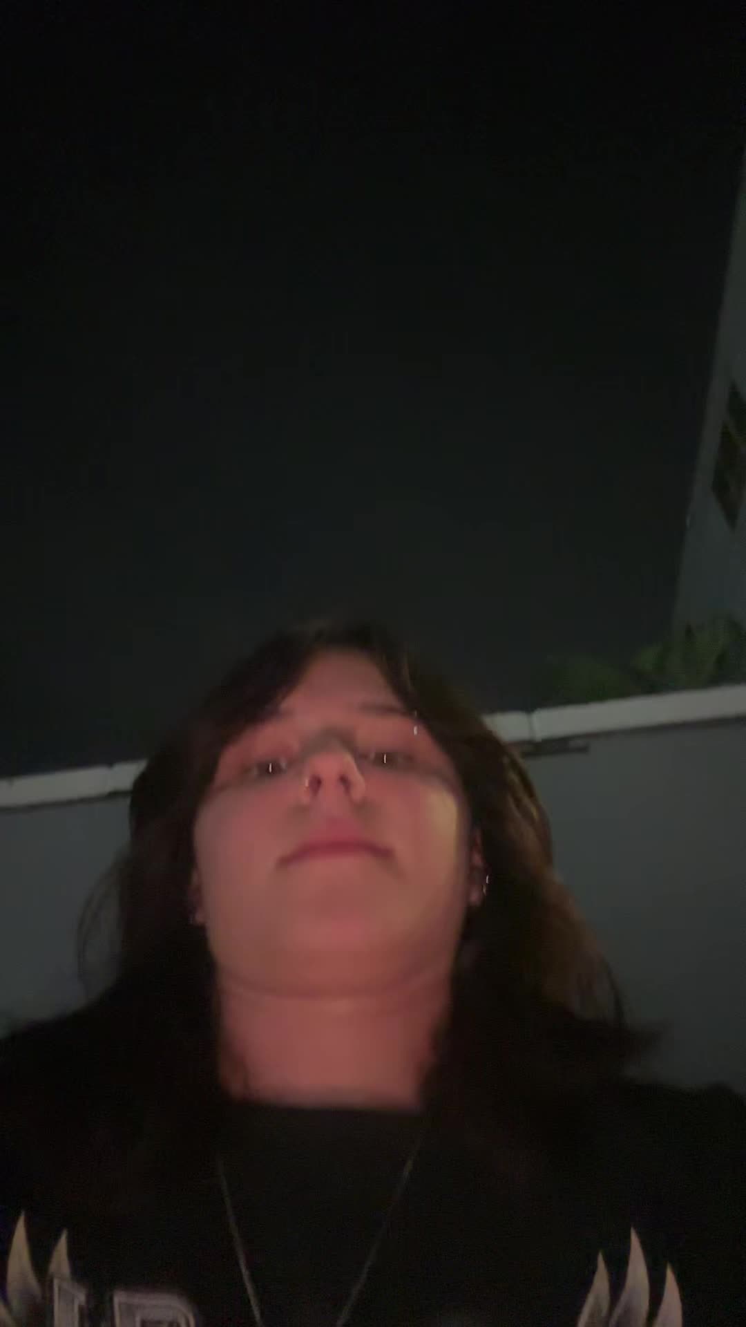@:3