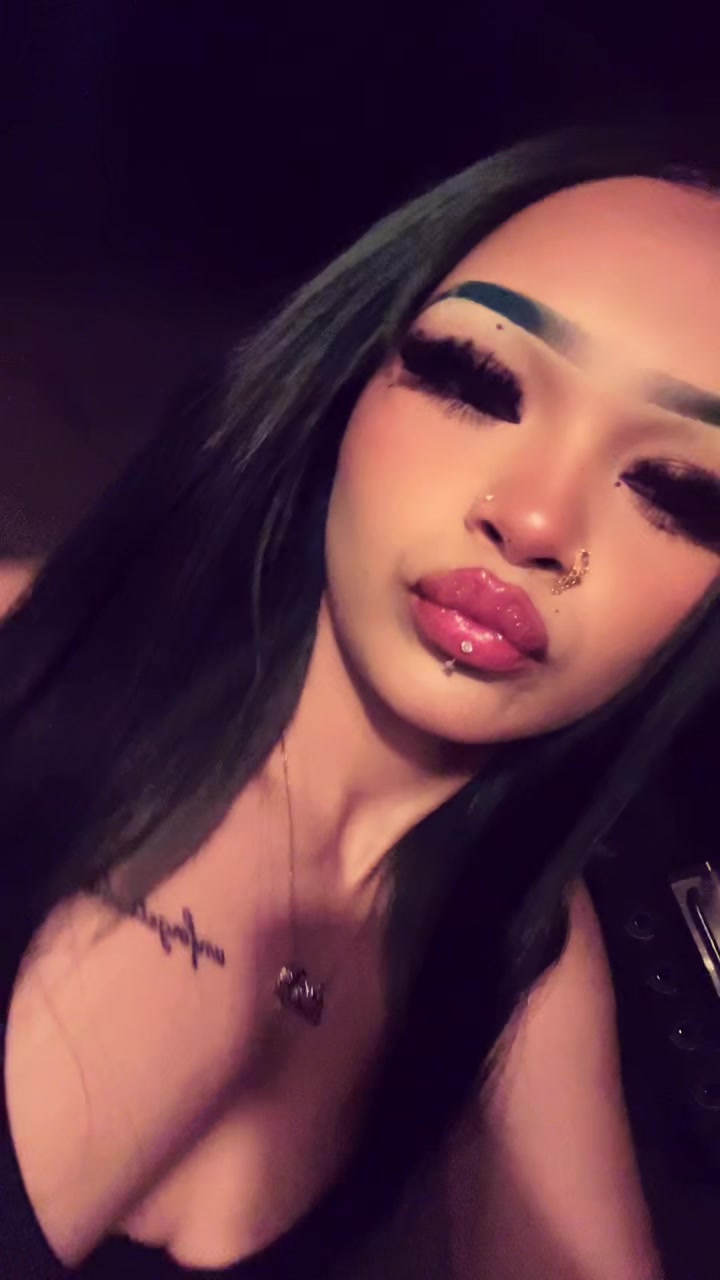 @𖣂