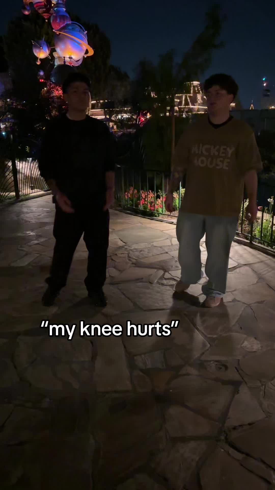 @😟