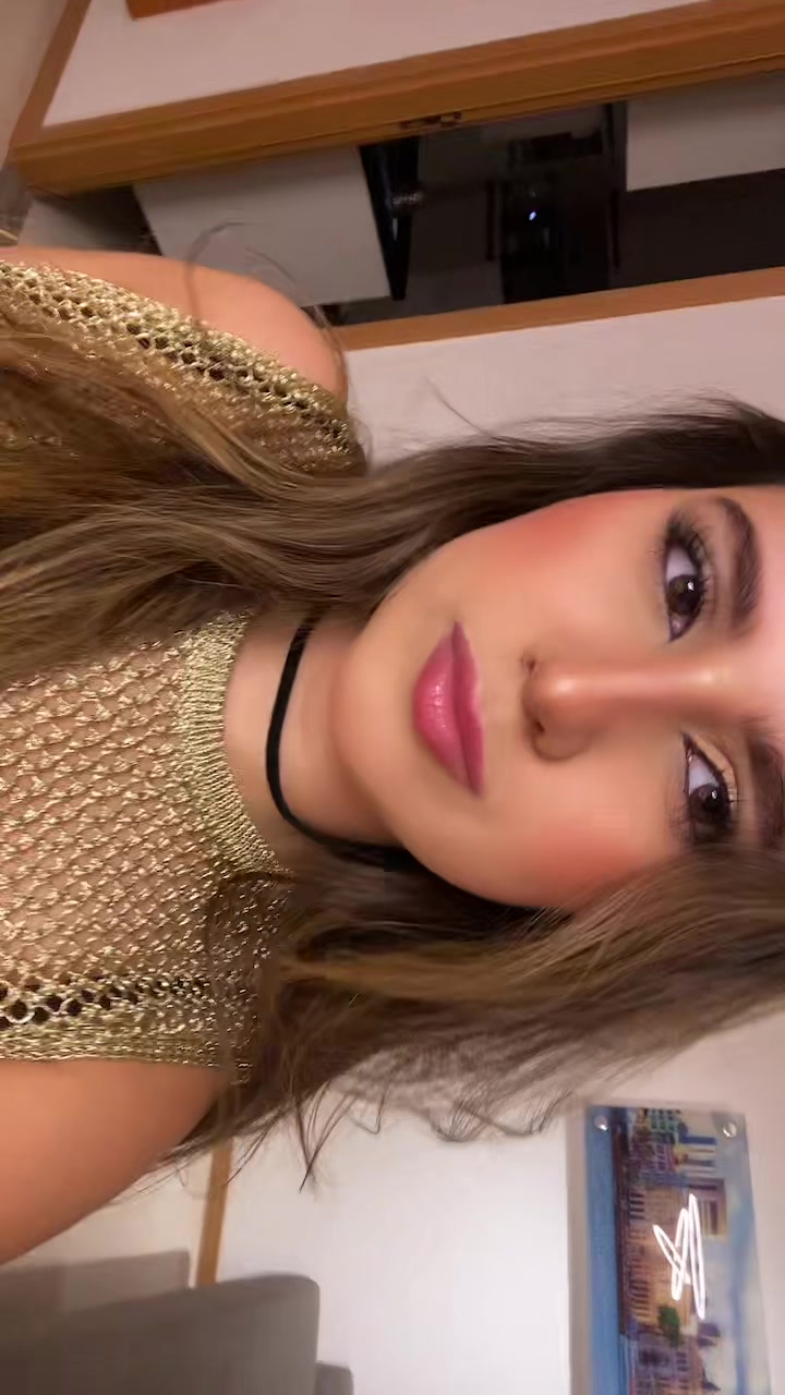 @Jú
