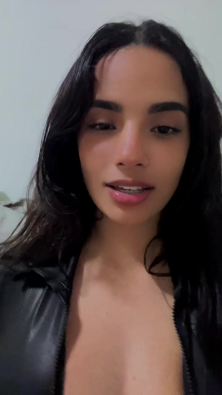 @adrielle_paz