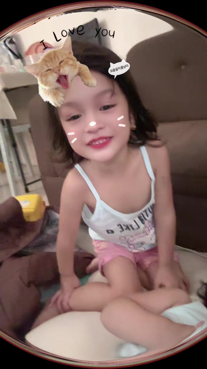 @Astrideyah used clothing sho