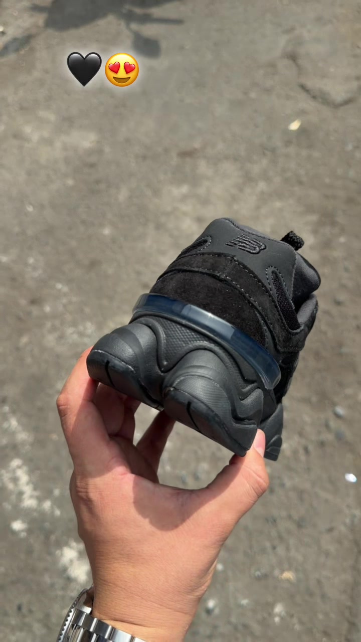 @TONYSNEAKERS