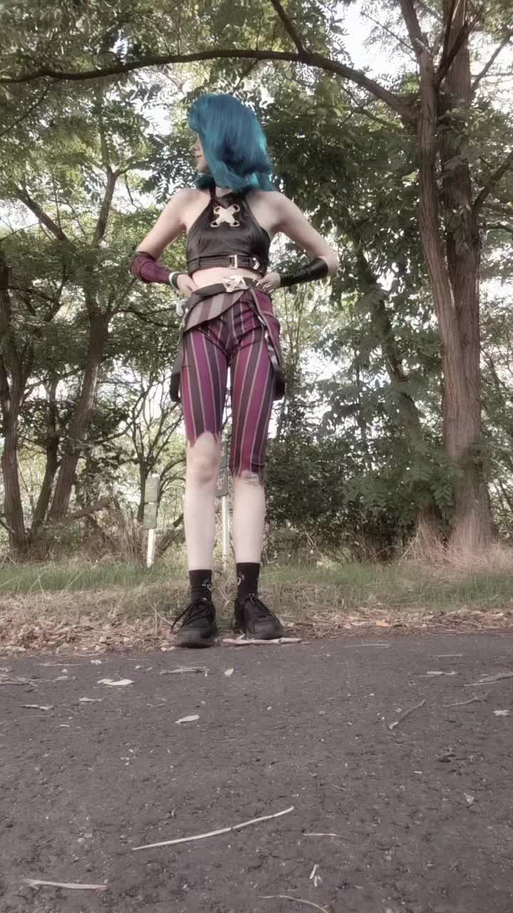 @Cosplayer