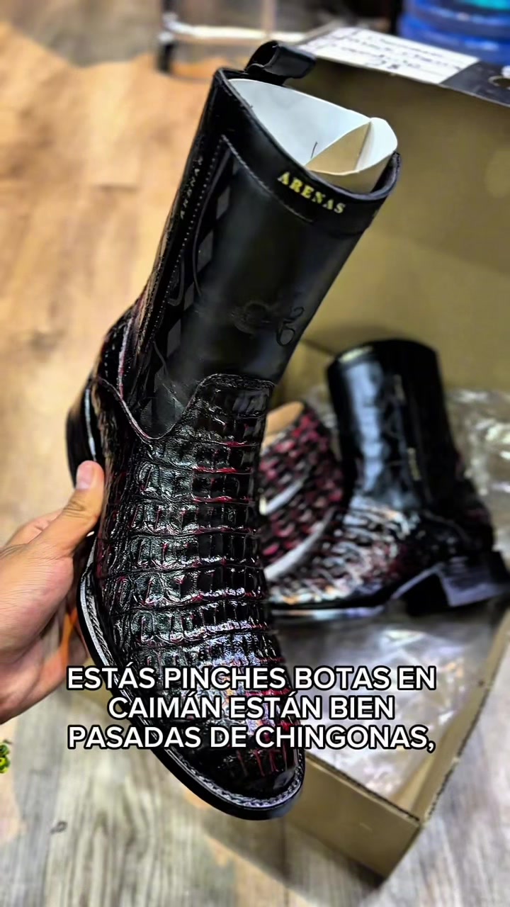 @ELPLAKABOOTS