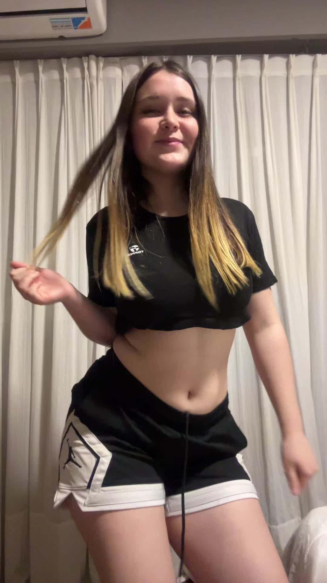 @Samii🍒