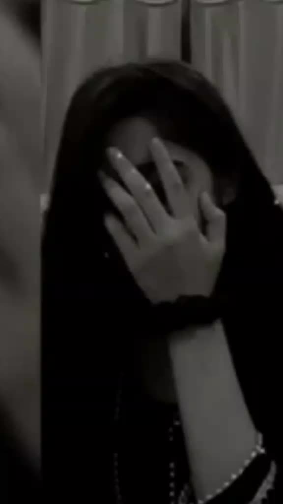 @Liz🖤🫰😭