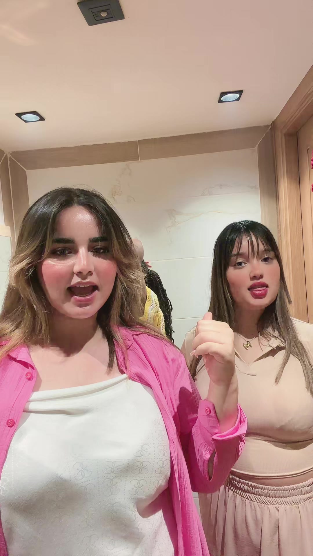 @🧡🦐Narjes Mod&egrave;le officiel🦐🧡