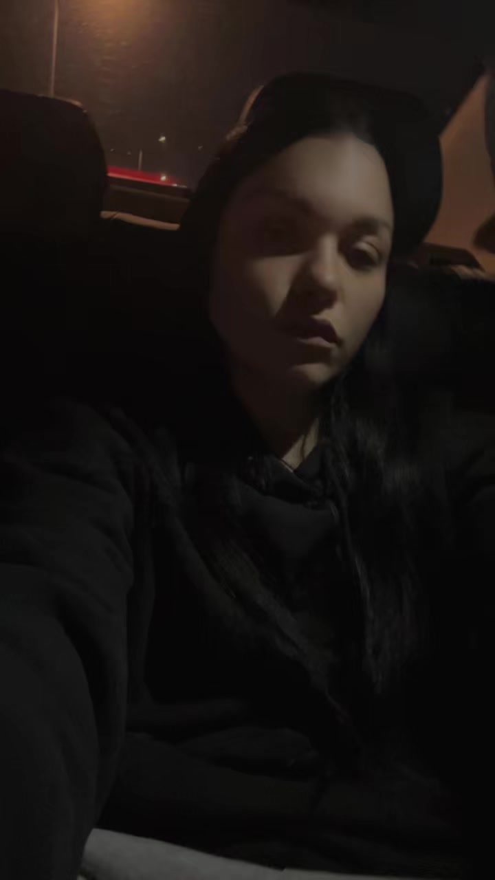 @Anna Varta