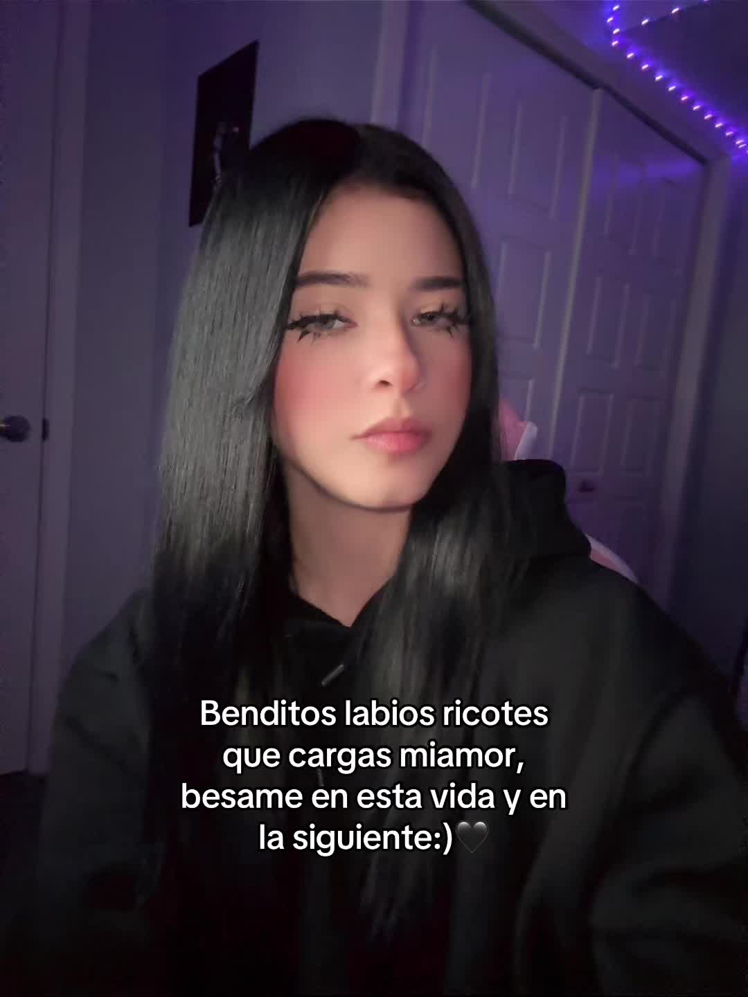 @￴ ᴠᴀʟᴇɴ ᴊ&sup2;&sup1;