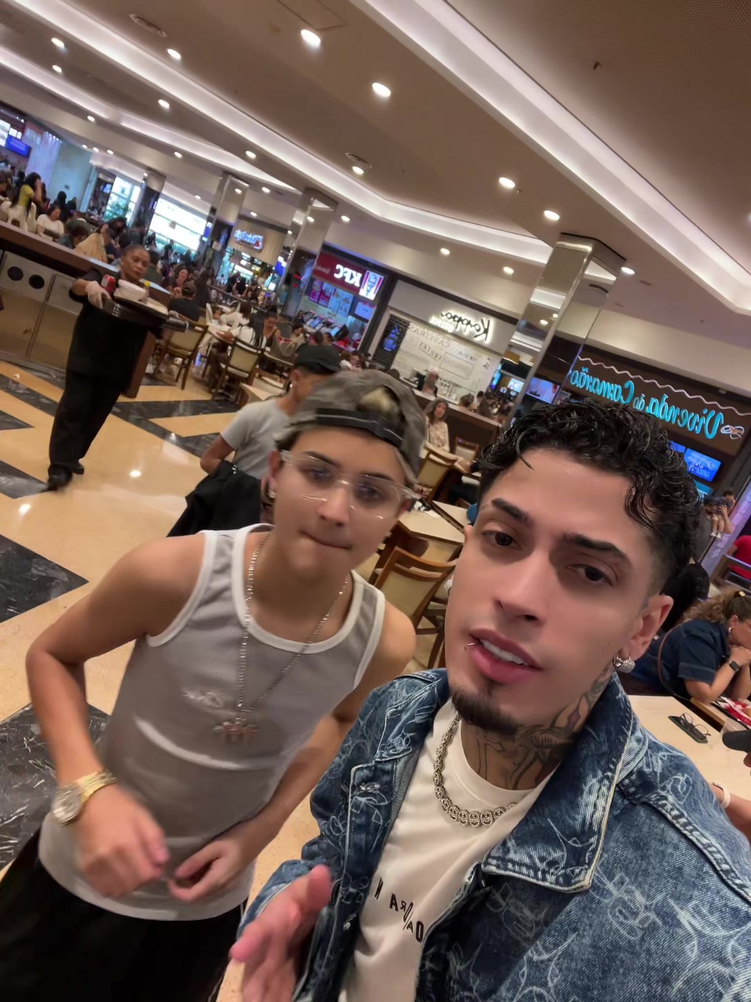 @jhowmc_
