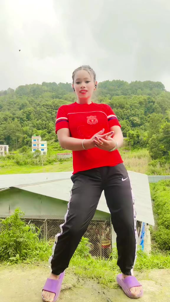 @☦️सोफिया चेपाङ्ग🇳🇵