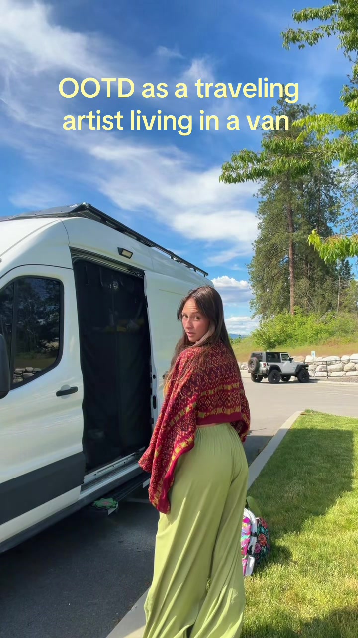 @Bee Bing | Artist | VanLife