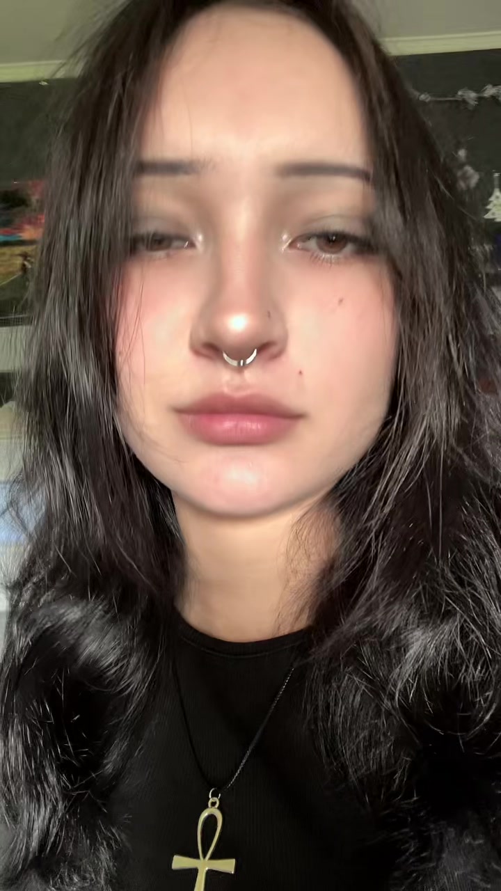 @^-^