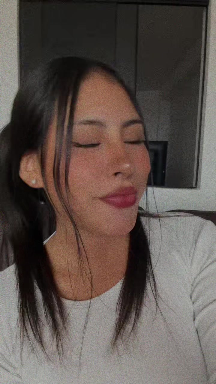 @Anaaa🦋